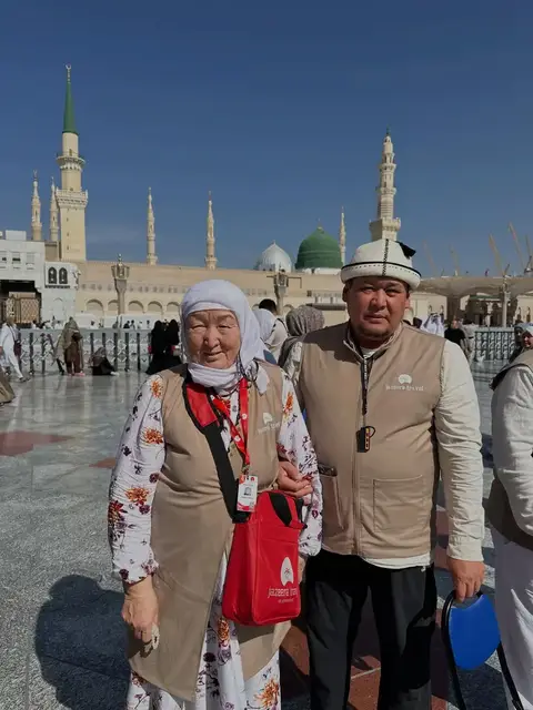 Семья в Мечети Пророка