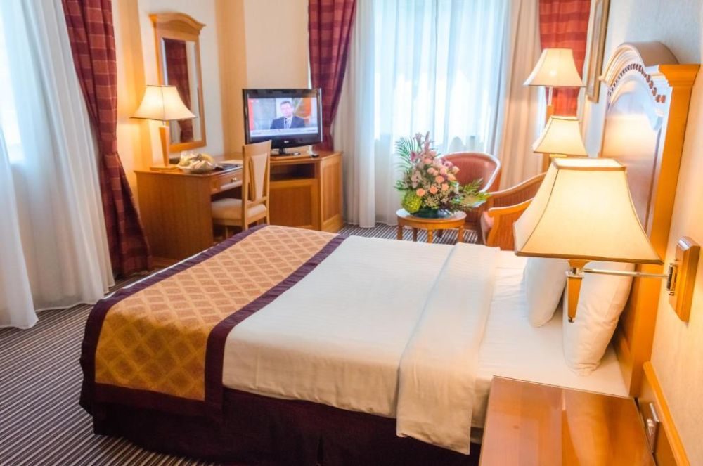 Avenue Hotel