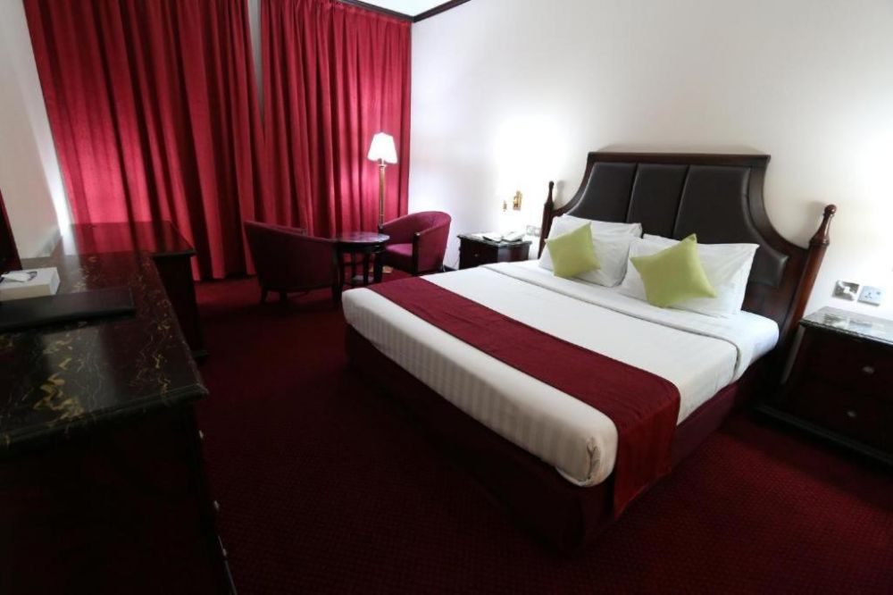 Knight Armour Hotel (ex.Grand Mayfair Hotel)
