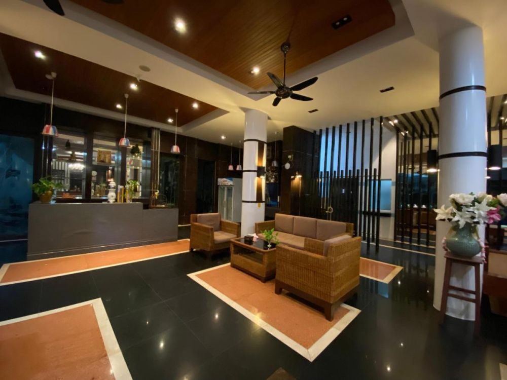 77 PATONG HOTEL & SPA