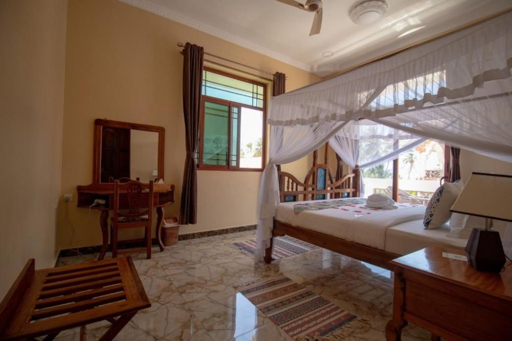 Sunny Palms Beach Bungalows