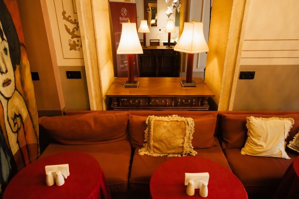 REIKARTZ CITY TBILISI HOTEL (ex PRESTIGE PALACE-ESQUISSE HOTEL)