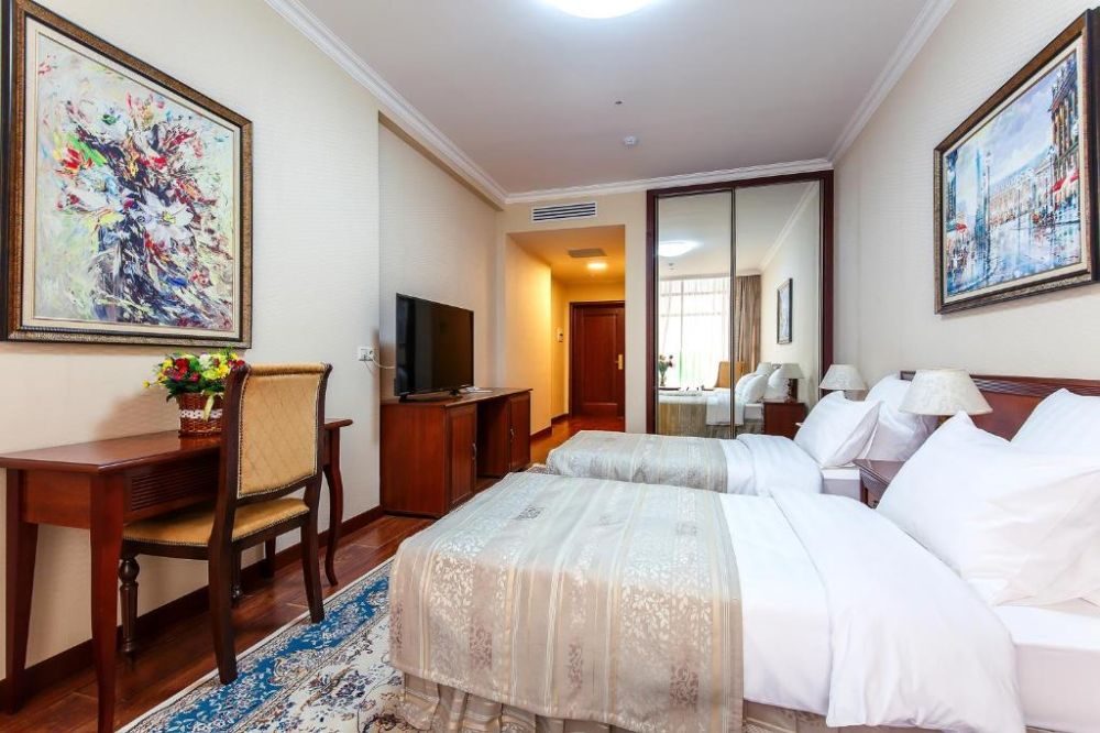Alanda Hotel & Apartments