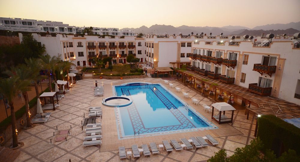 Falcon Naama Star