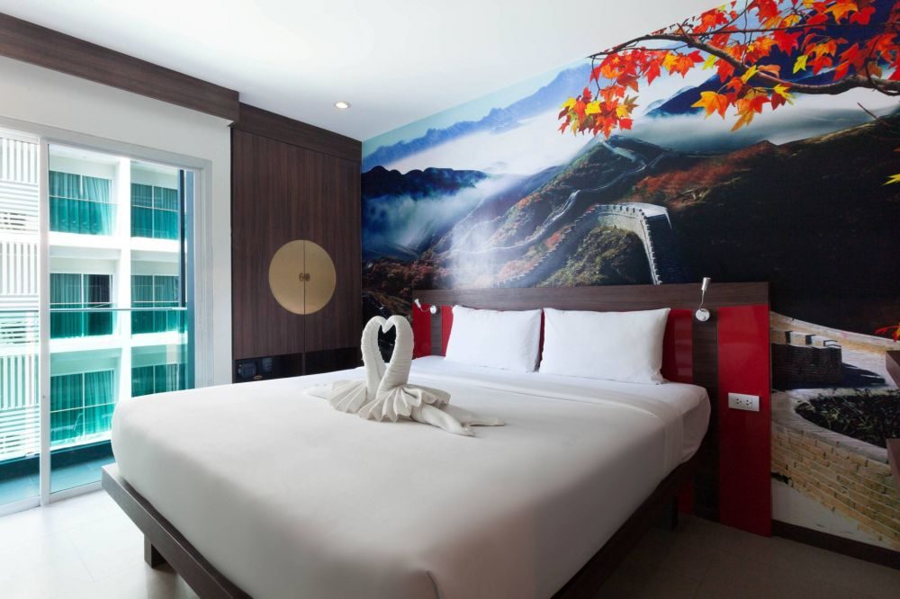 AIM PATONG HOTEL (THE)