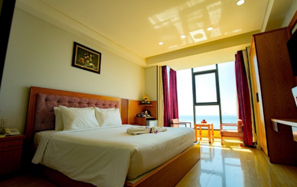 Happy Light Hotel