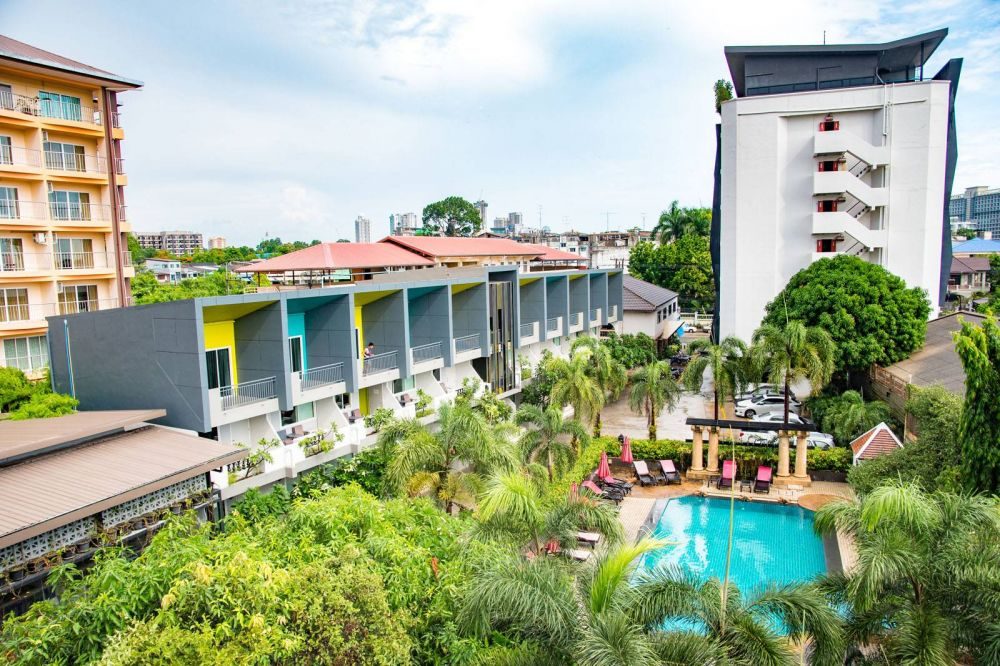 Lantana Hotel & Resort