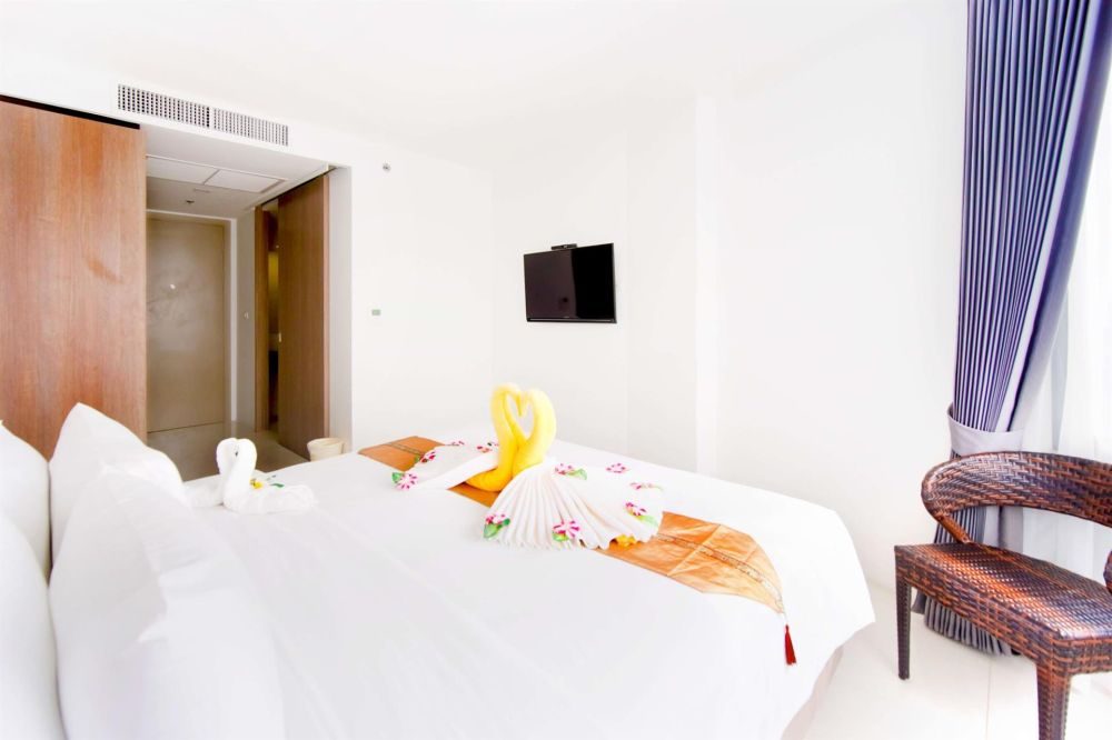 PHOENIX HOTEL KARON BEACH