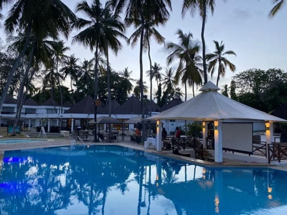 Фото отеля Kenya Bay Beach Hotel