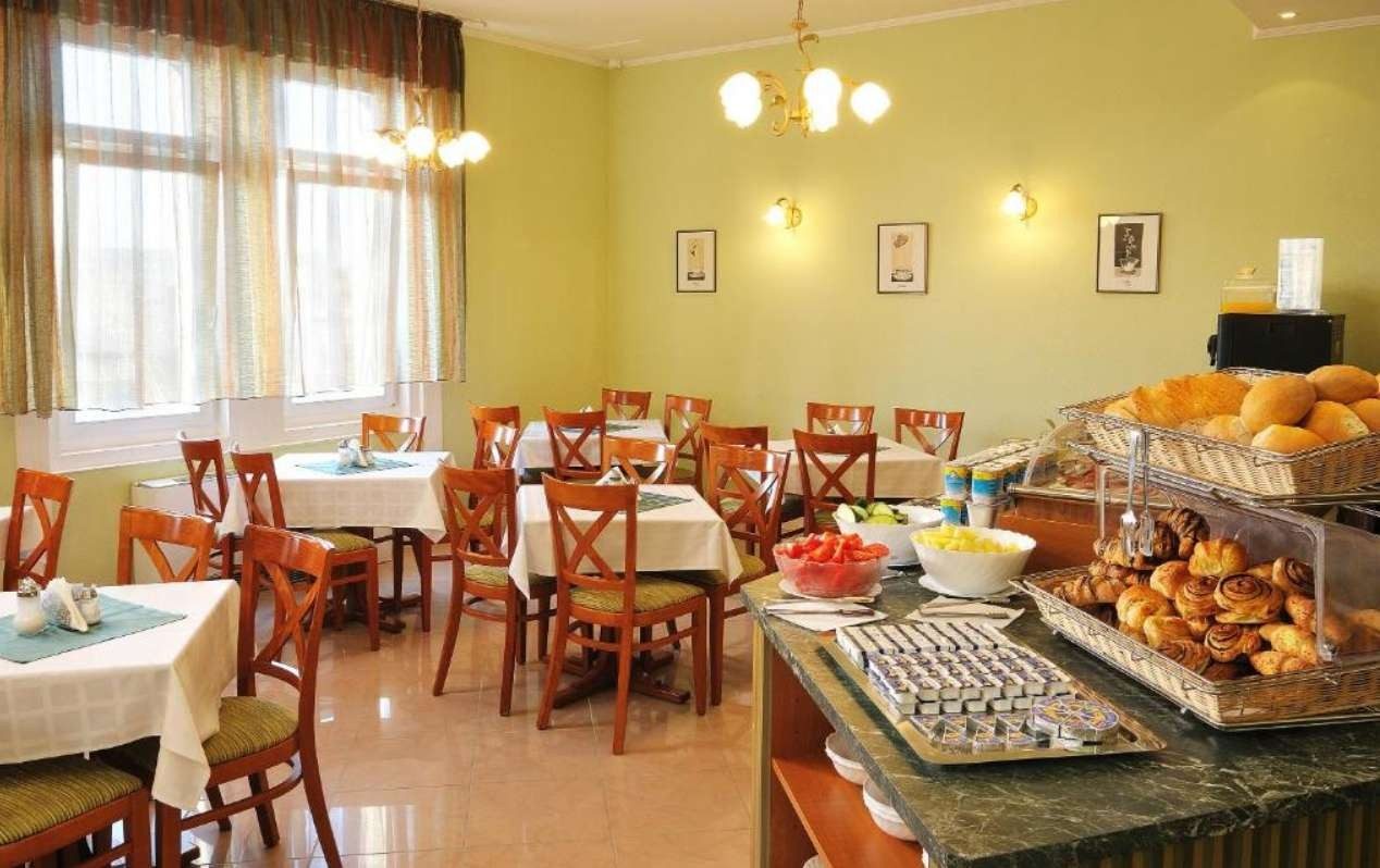 Baross City Hotel