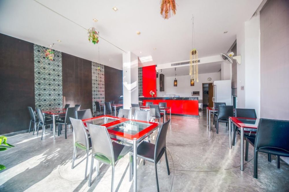 I DEE HOTEL PATONG