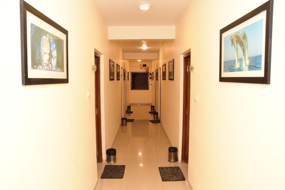 Hotel Rajeshwar (Ex Hotel Aananda)