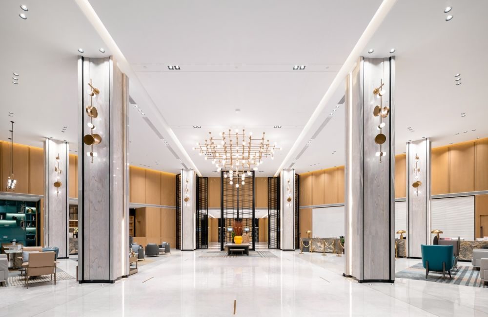 Golden Phoenix Sea View Hotel