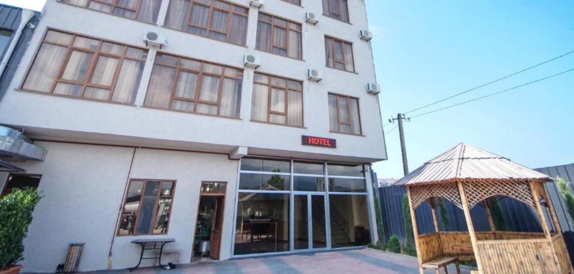 HOTEL 725