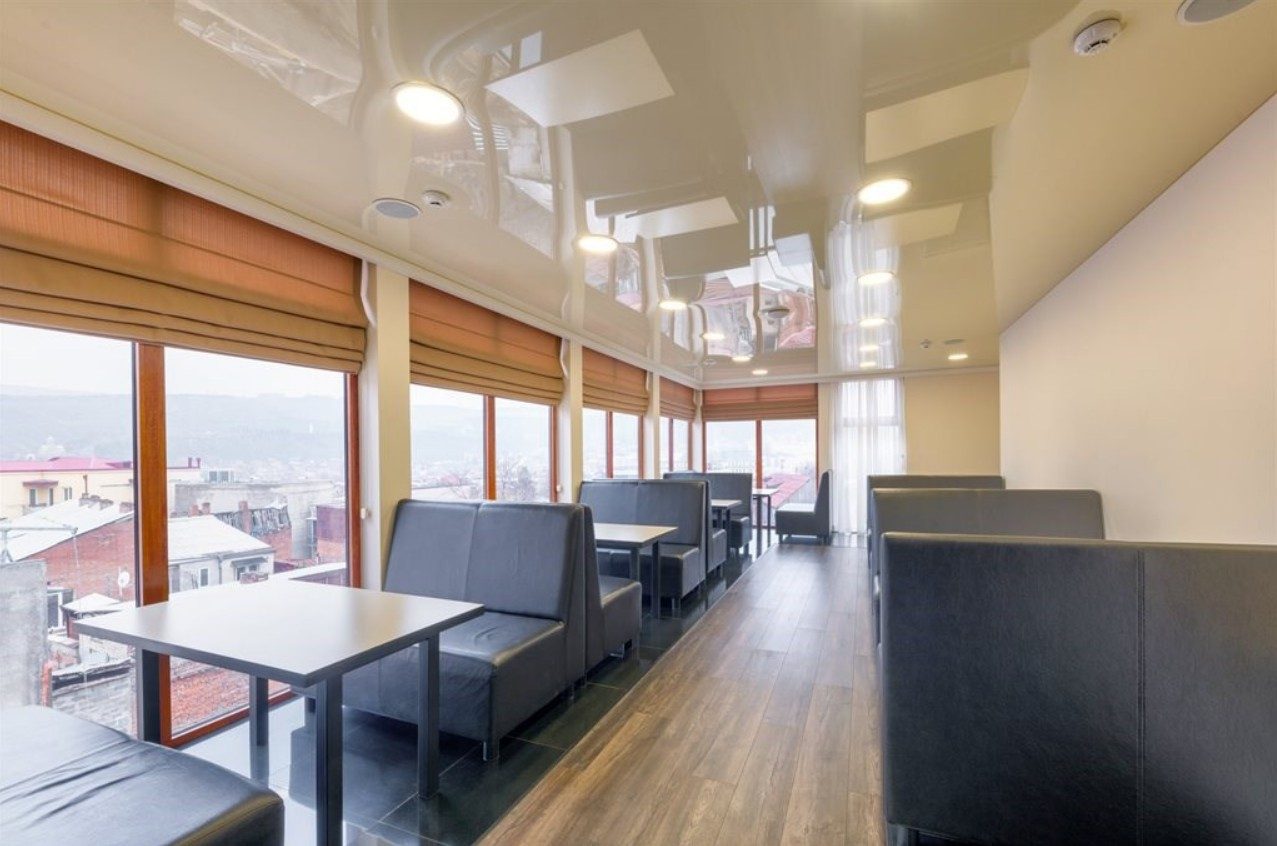 GALLERY INN