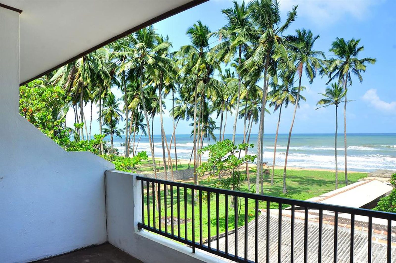 Green Shadows Beach Hotel