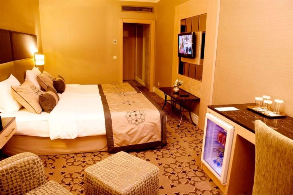 DARKHILL HOTEL