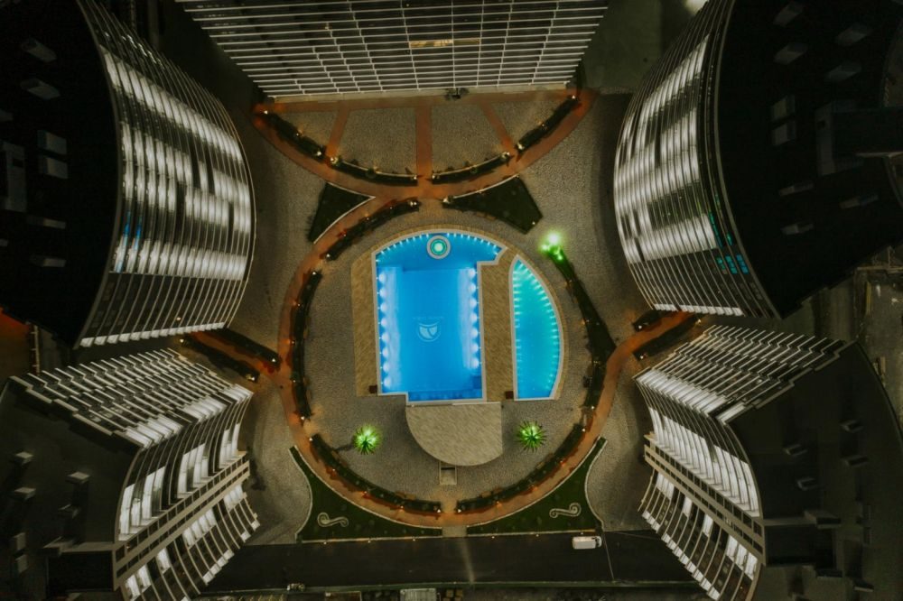 WHITE SAILS RESIDENCE