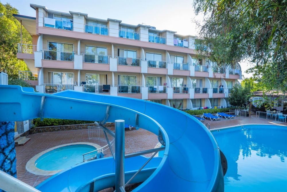 CLUB APERION BEACH HOTEL
