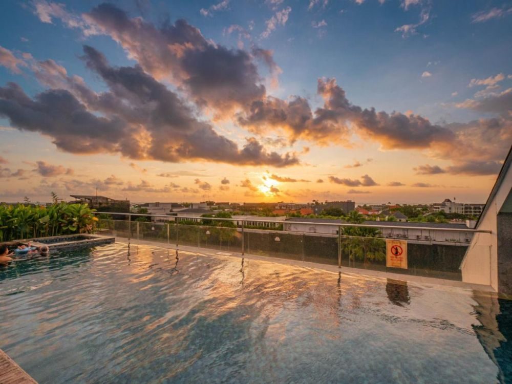 Jambuluwuk Oceano Seminyak Bali