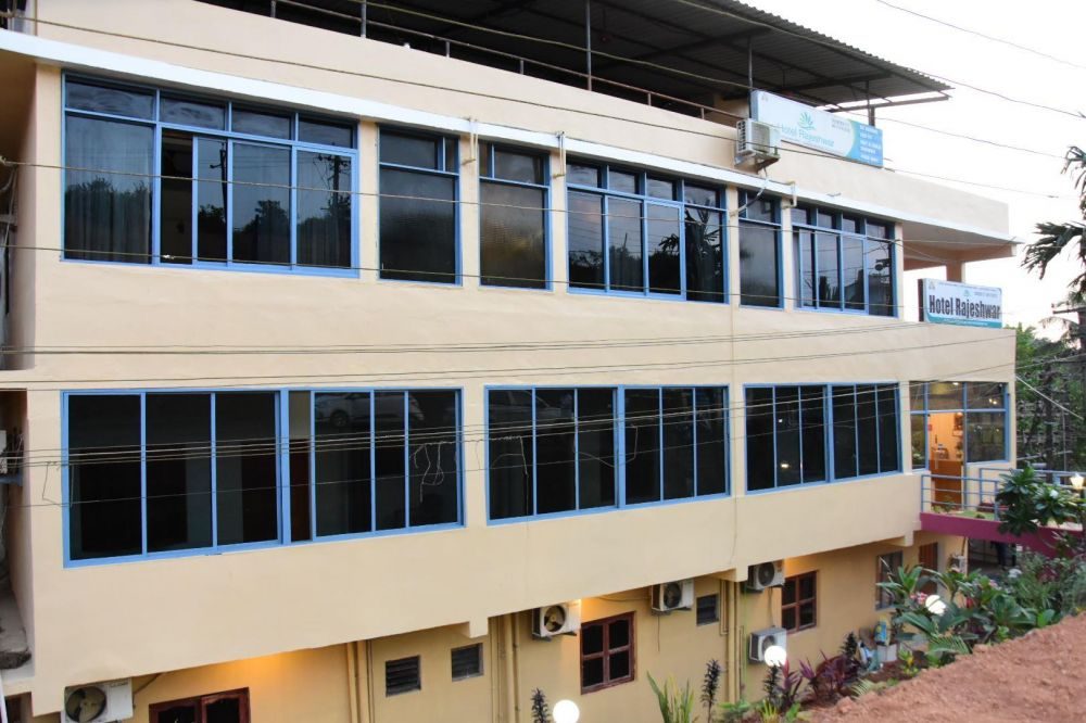 Hotel Rajeshwar (Ex Hotel Aananda)