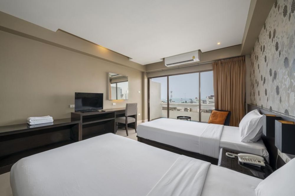 Welcome Plaza Hotel