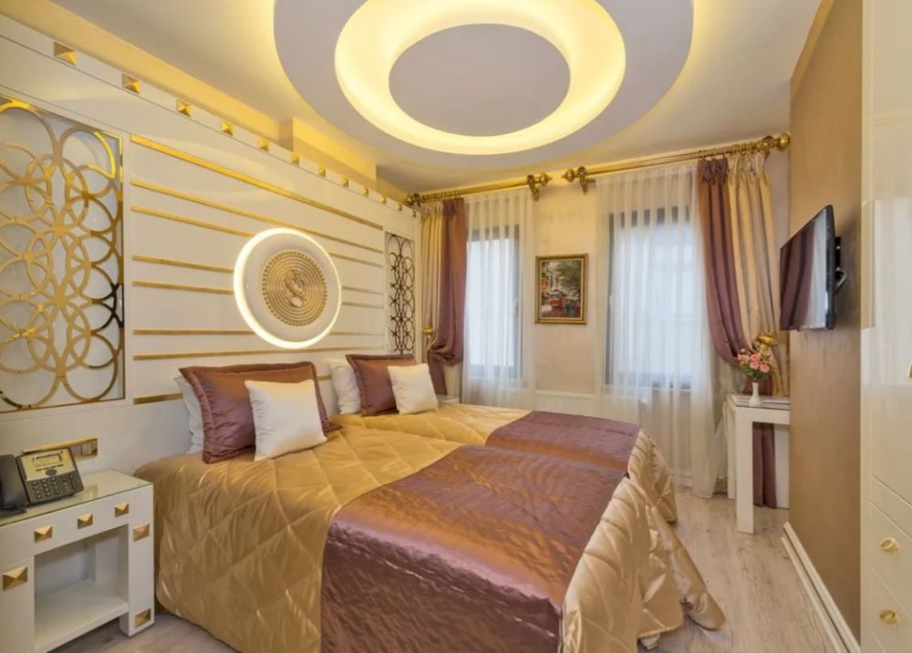 THE MILLION STONE HOTEL