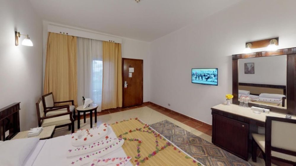 Falcon Naama Star