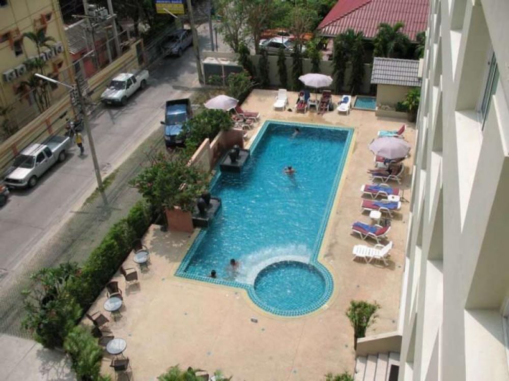 Crown Pattaya Beach Hotel