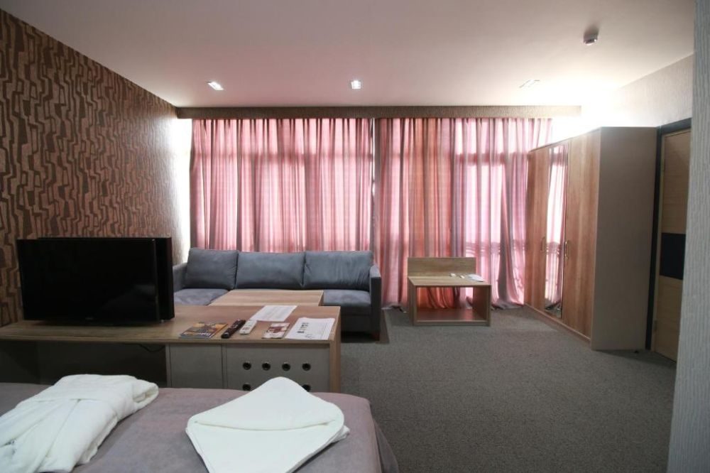 Home Suites Hotel