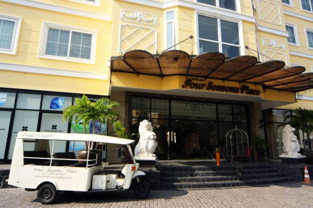 FOUR SEASONS PLACE