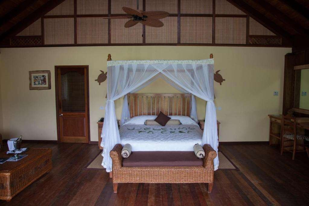 Cerf Island Resort (Adults only 8+)