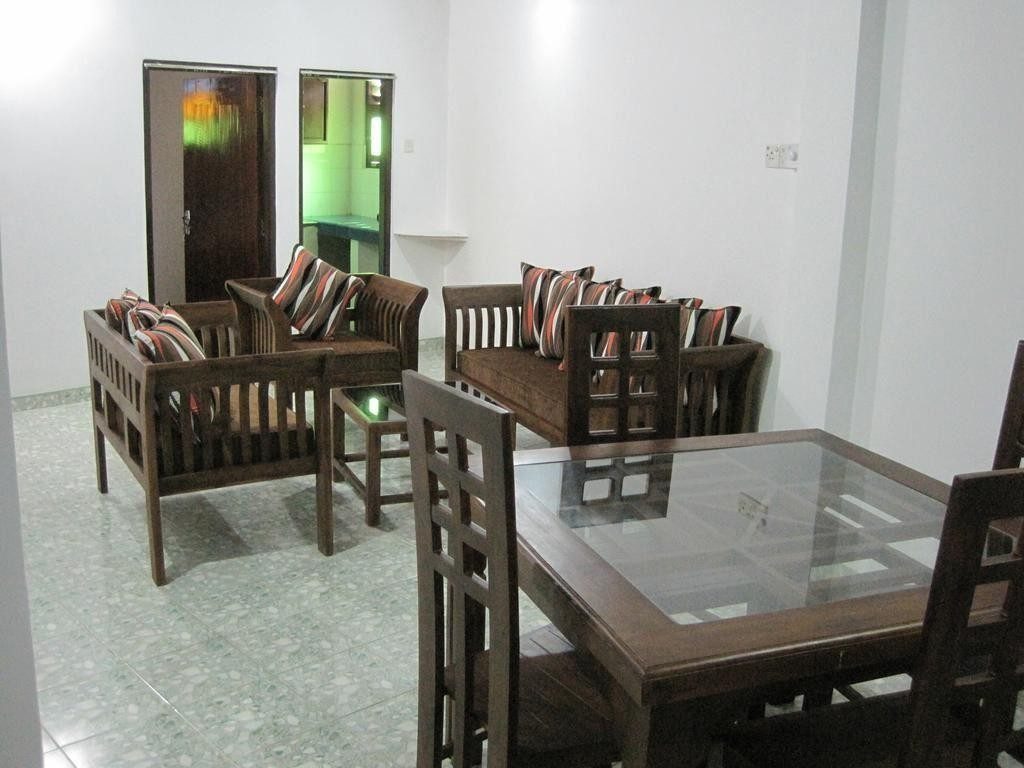 Crescent Unawatuna