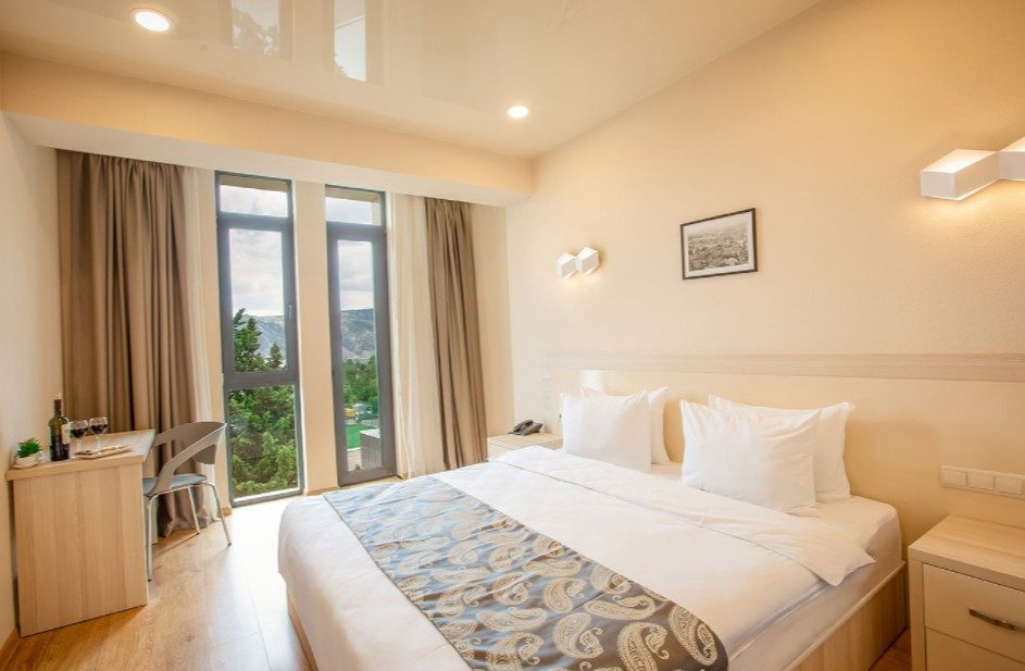 IVERIA INN