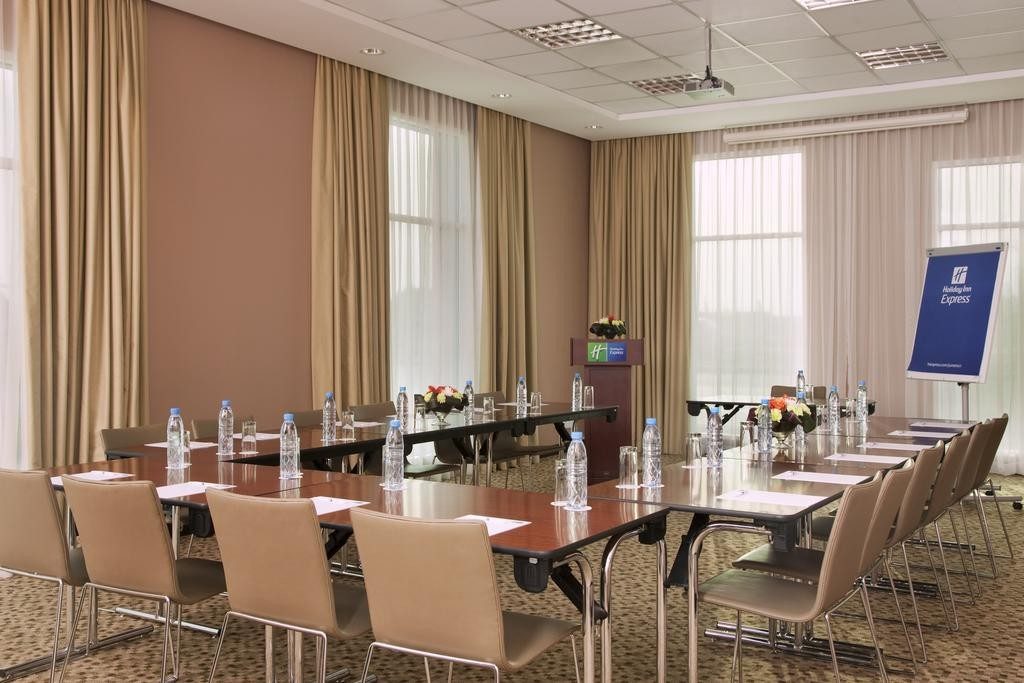 Holiday Inn Express Dubai Jumeirah