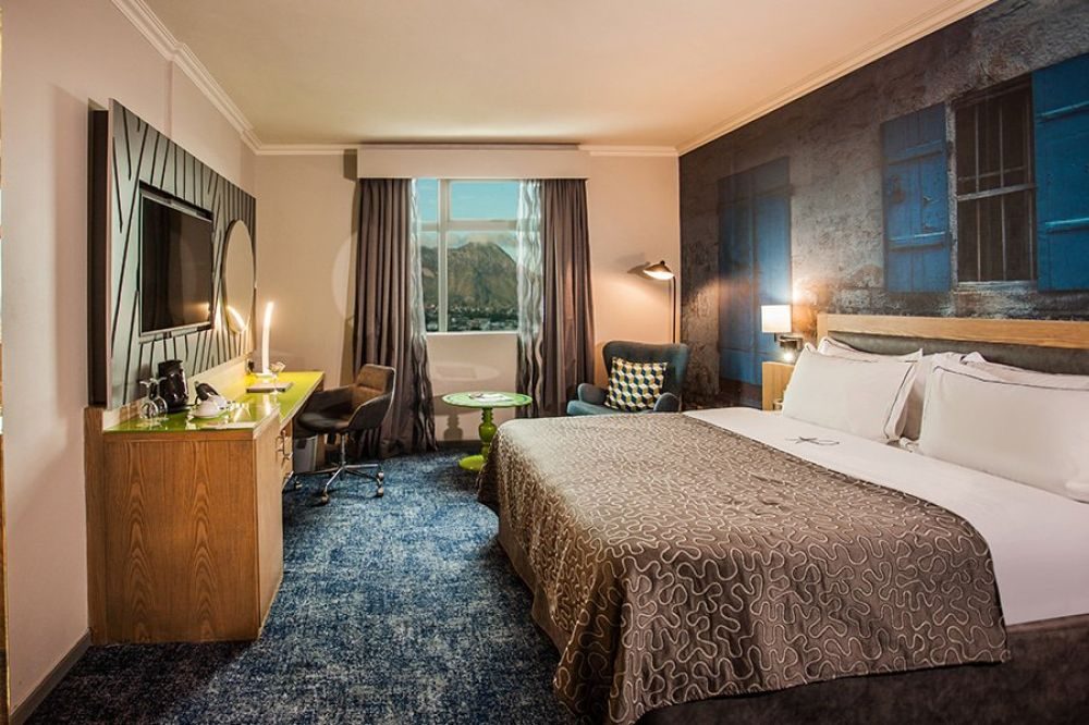 Hennessy Park Hotel