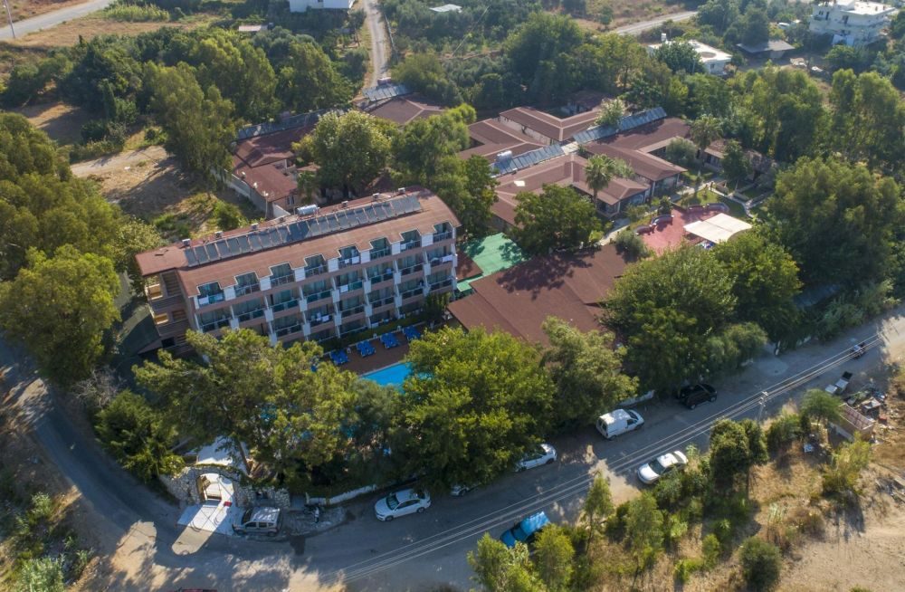 CLUB APERION BEACH HOTEL