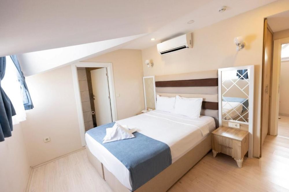 DE MAREE HOTEL