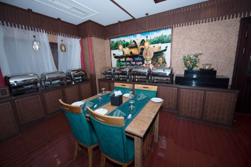 Ramee Guestline Hotel