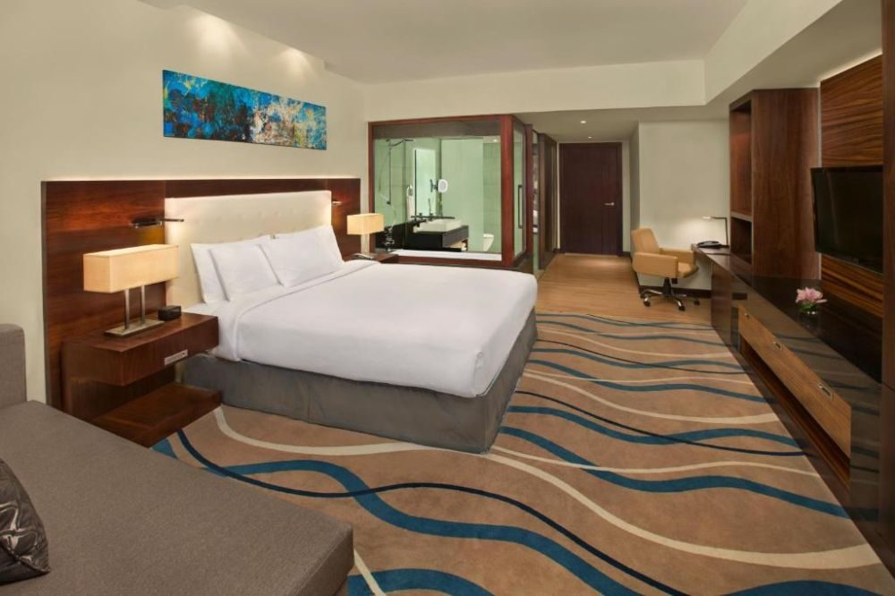 Sunday Signature Hotel & Residences (ex. Doubletree By Hilton Hotel & Residence)