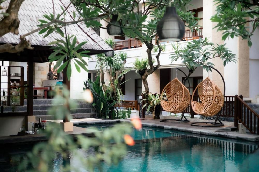 Fourteen Roses Beach Hotel