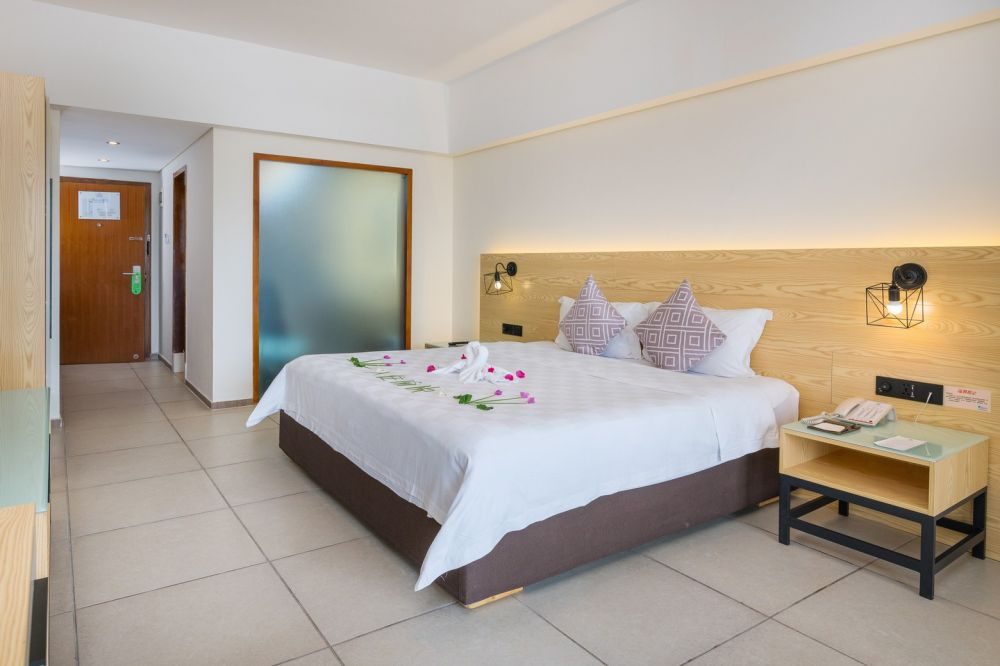 YuHai Hot Spring Resort Hotel (ex. Yuhai International Resort)