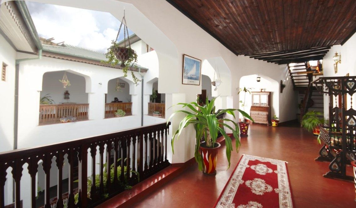 Dhow Palace Hotel