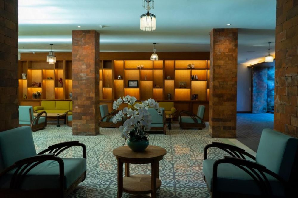 Fourteen Roses Boutique Hotel