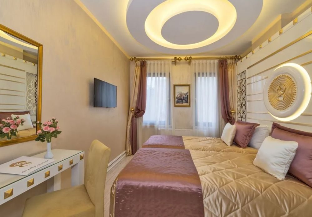 THE MILLION STONE HOTEL