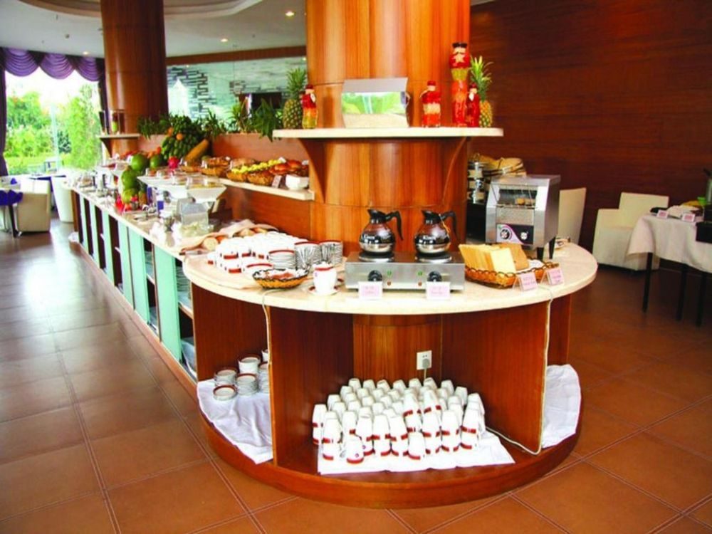 Фото отеля Sanya Luyi Seaview Hotel
