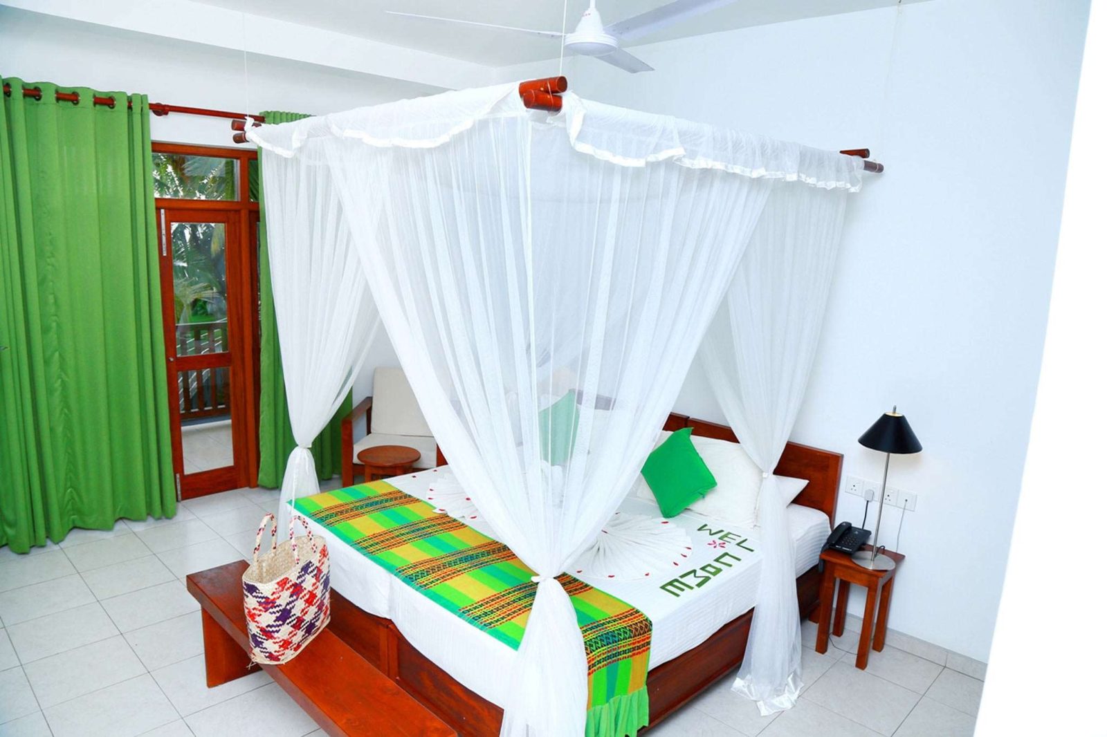 Rockside Beach Resort