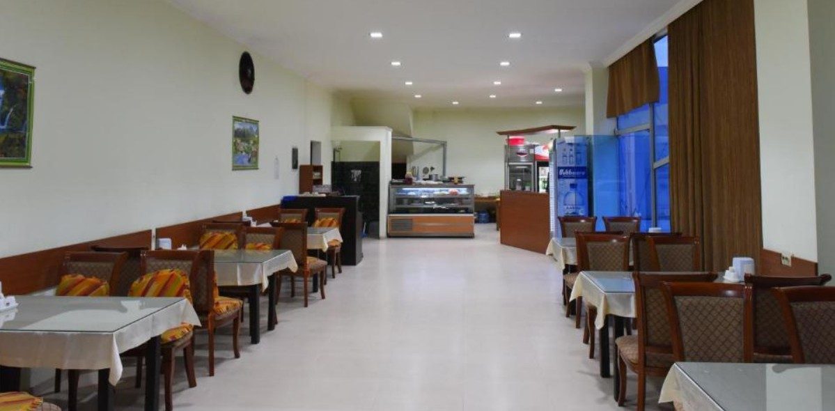 HOTEL 725