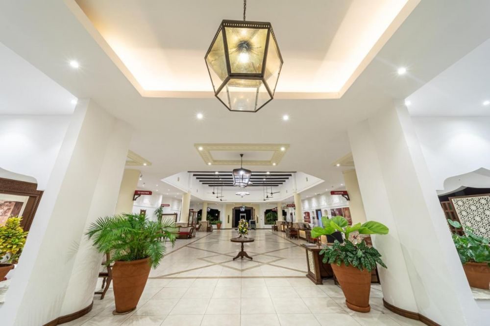 PrideInn Paradise Beach Resort & Spa