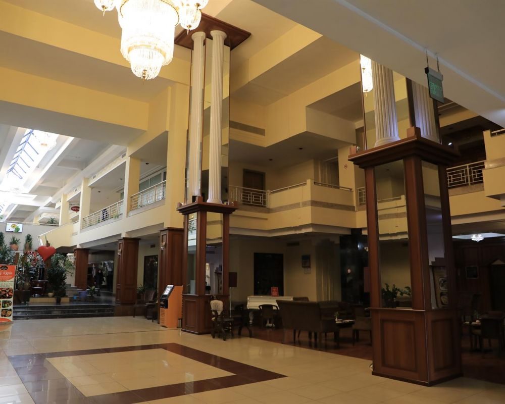 Le Grande Plaza